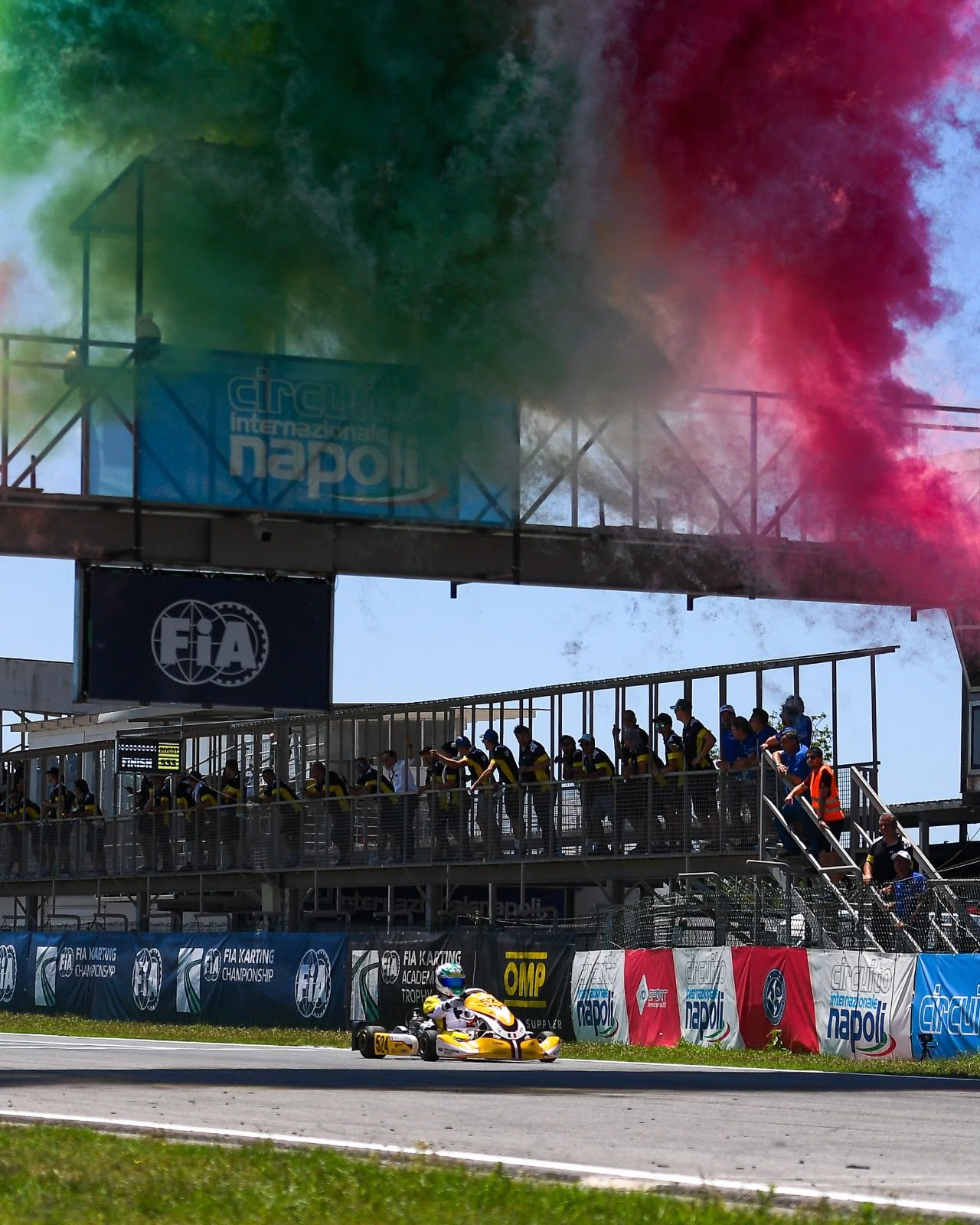 Il tricolore sulla tribuna di Sarno